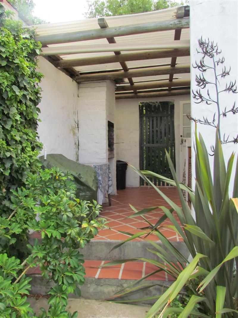 B's and Dove Cottage, Stanford, Western Cape Weekend Escapes Budget